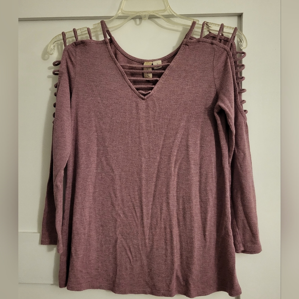 Cold shoulder top